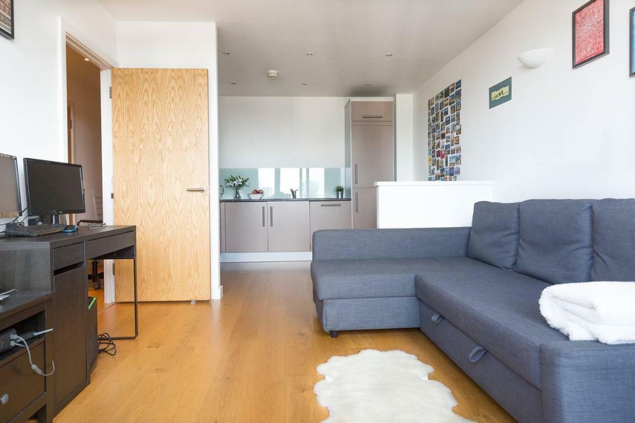 Apartment Modern 1 Bedroom In E1 With Great Views *