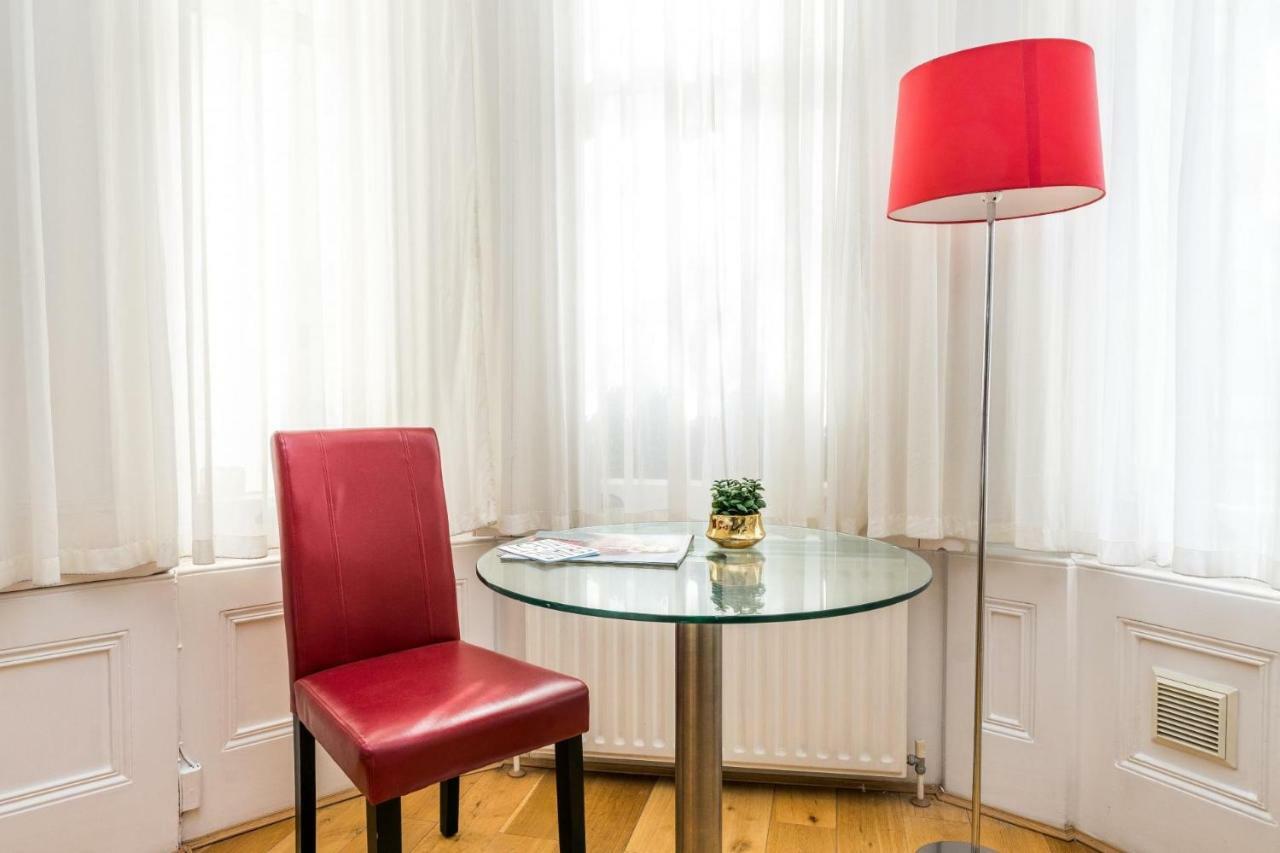New 1 Bedroom Earls Court Flat Centre Of Lägenhet *
