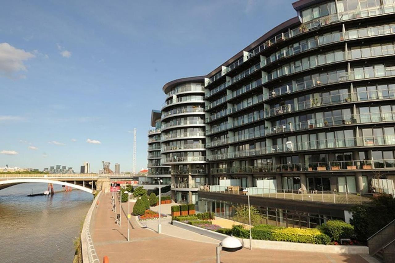 1 Bedroom In Chelsea Bridge Wharf * Londen