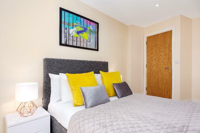 Lanterns Court By Bridgestreet *