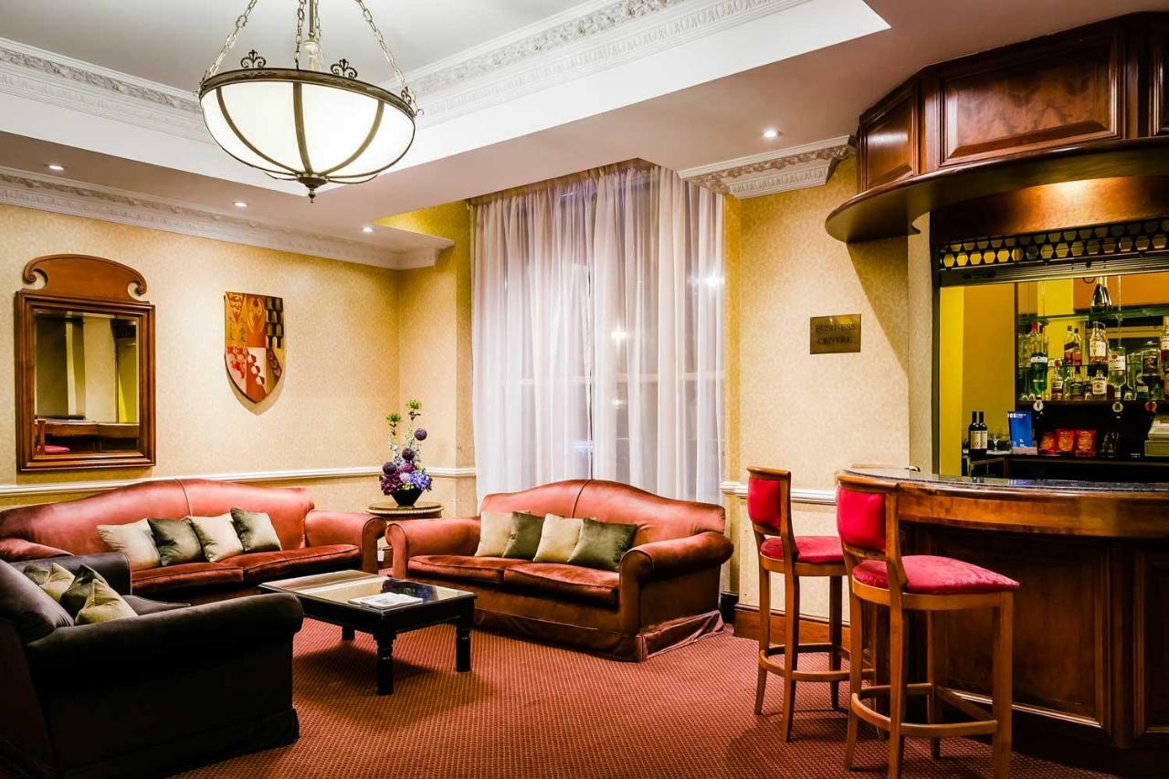 Hotel Henry Viii London