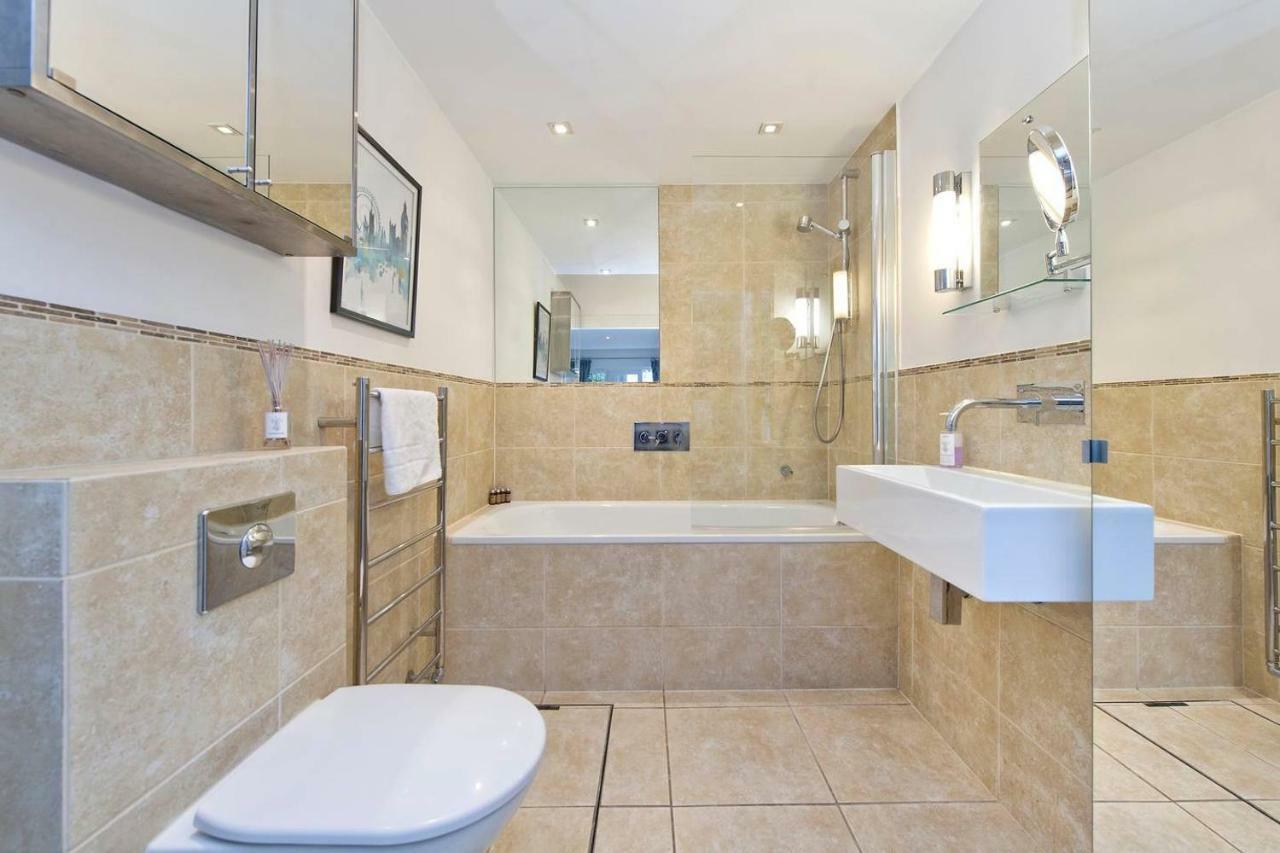 Fantastic 3 Bed In Earls Court Apartment *