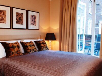 Park Lane Mews 4*