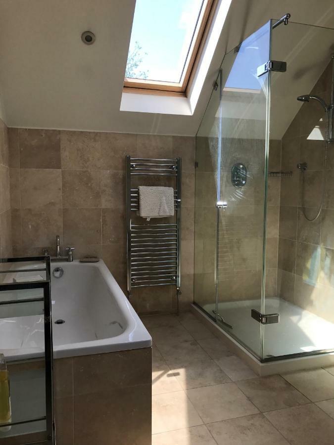 Wimbledon Tennis House With Hot Tub; 4 Minute Walk Casa vacanze *