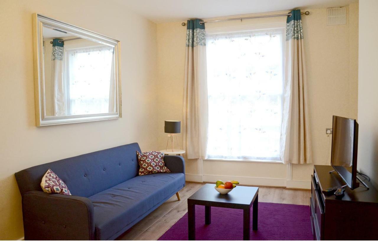 Oyo Home Kings Cross-St Pancras Garden 4 Bedroom