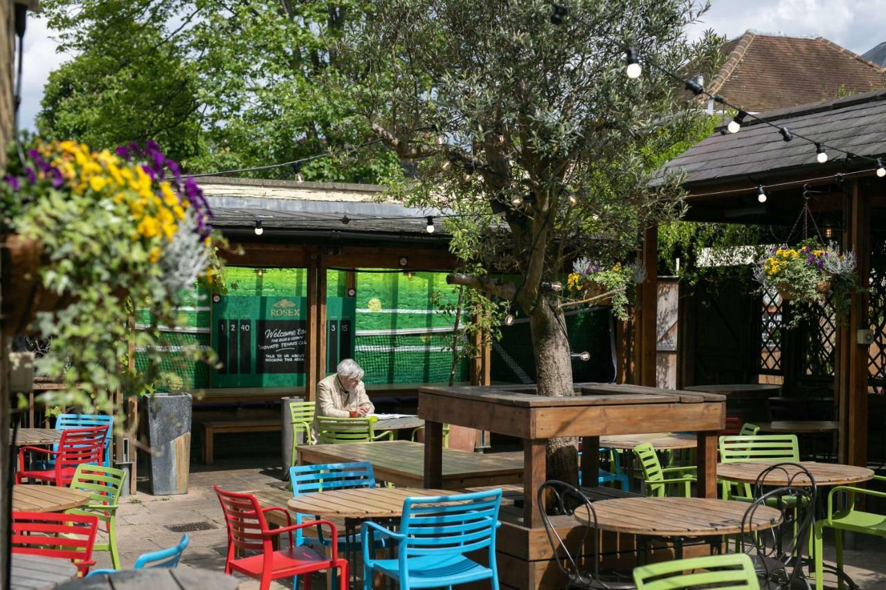 Rose And Crown Hotel Inn London