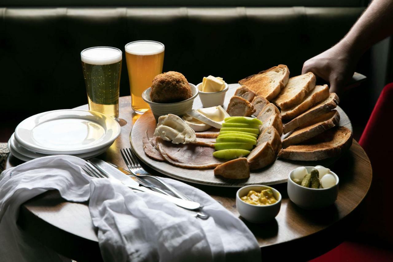 Rose And Crown Hotel 3*