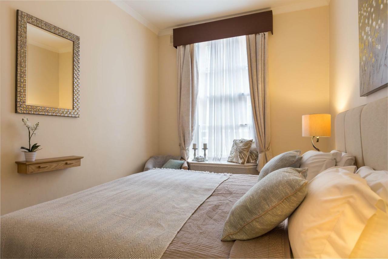 Park Lane Apartments/shaw House Apartment London
