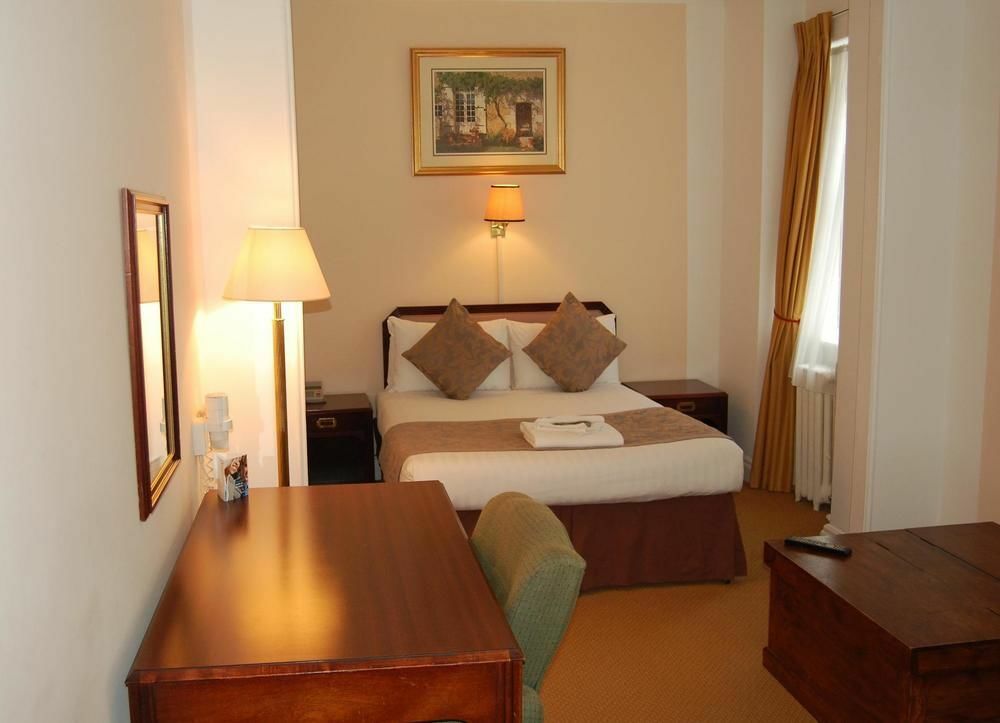 Hotel Astor Court 3*