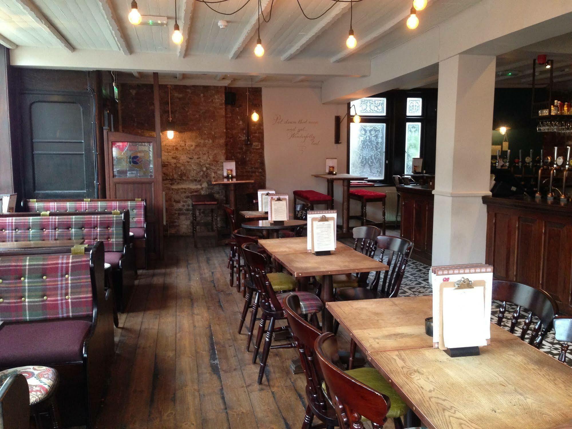 Publove @ The Exmouth Arms, Euston * London
