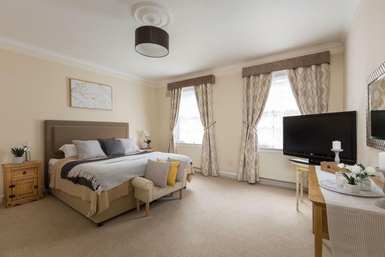 Park Lane Apartments/shaw House * London