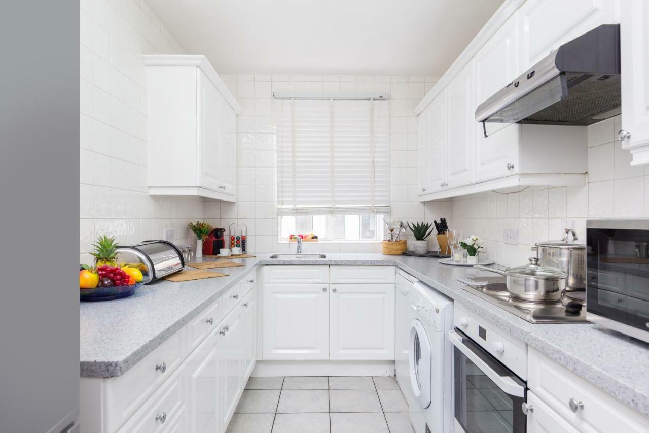 Park Lane Apartments/shaw House Apartment London
