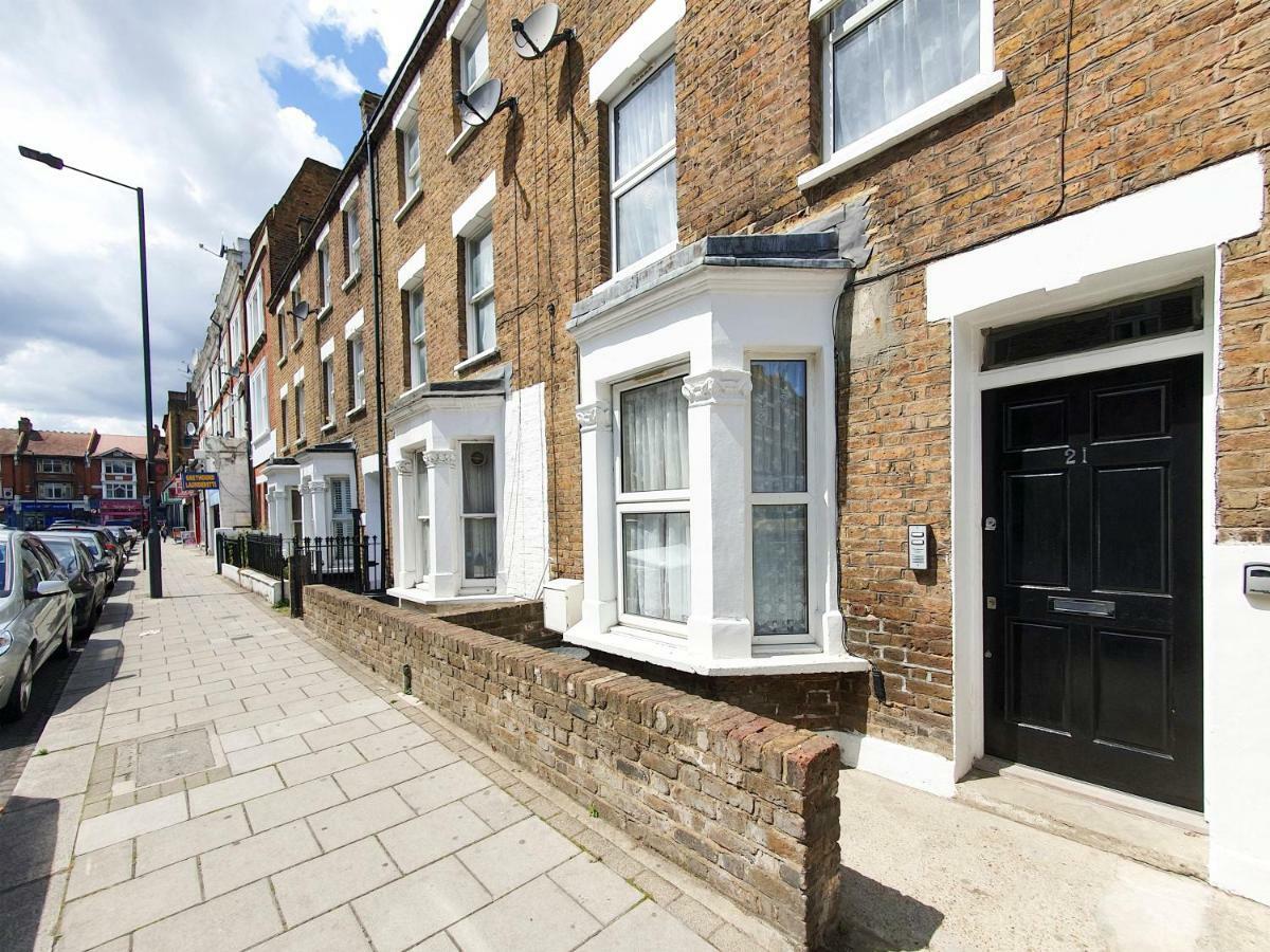 Gjestgiverier Greyhound Road London