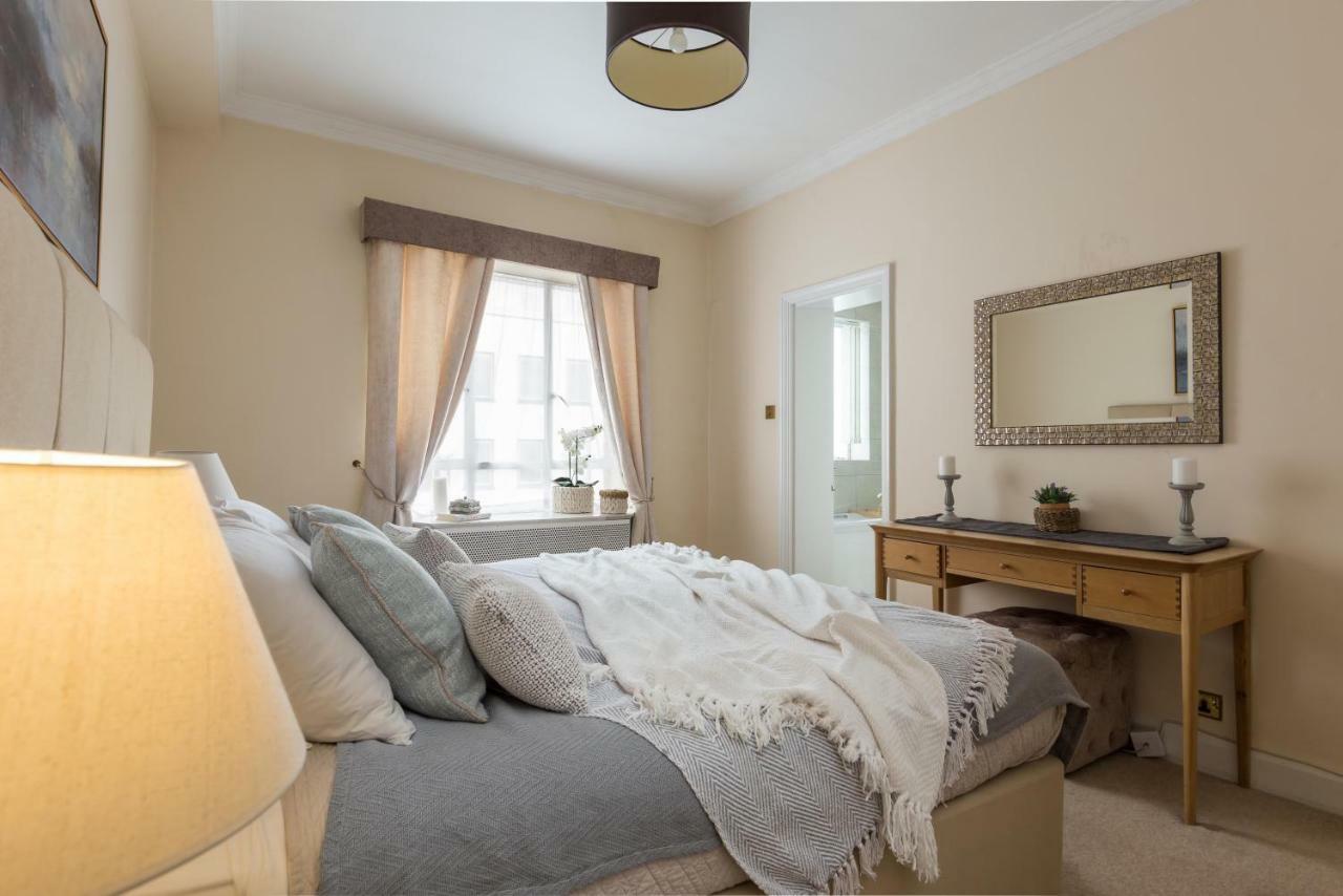 Park Lane Apartments/shaw House London
