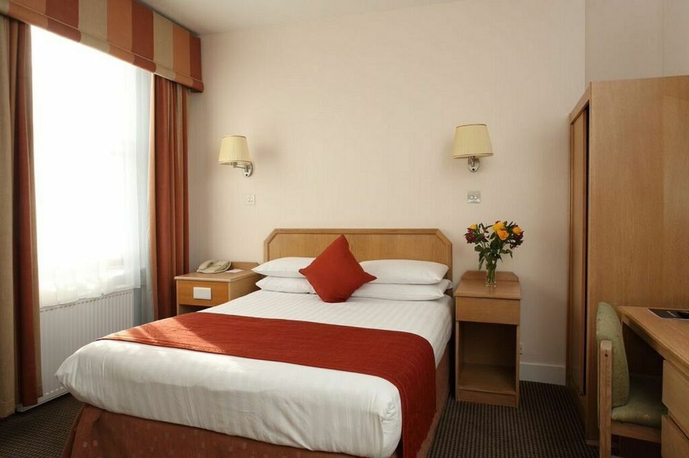 Phoenix Hotel London