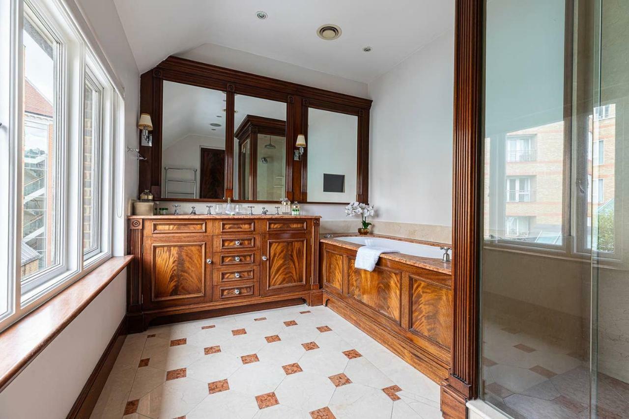 Hébergement de vacances Joivy Stunning 6-bed House Near Harrods In Knightsbridge *