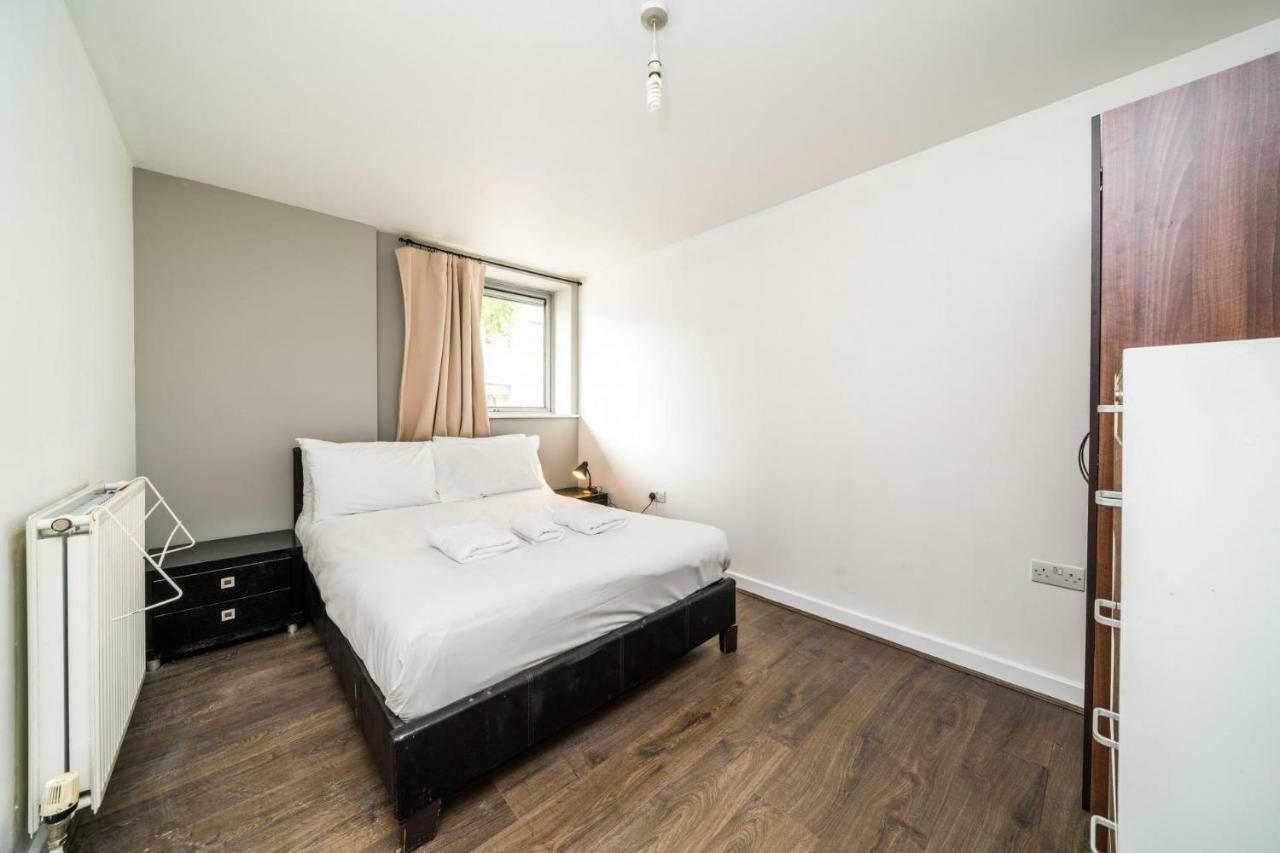 2 Bed Apartment, Shoreditch - Sk * London
