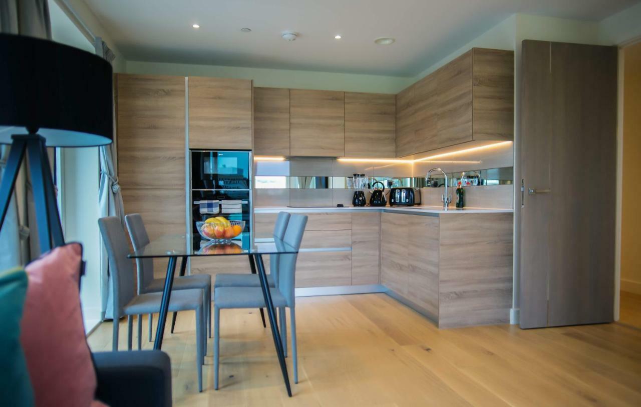 Thames View 2 Bed With Balcony Appartement *