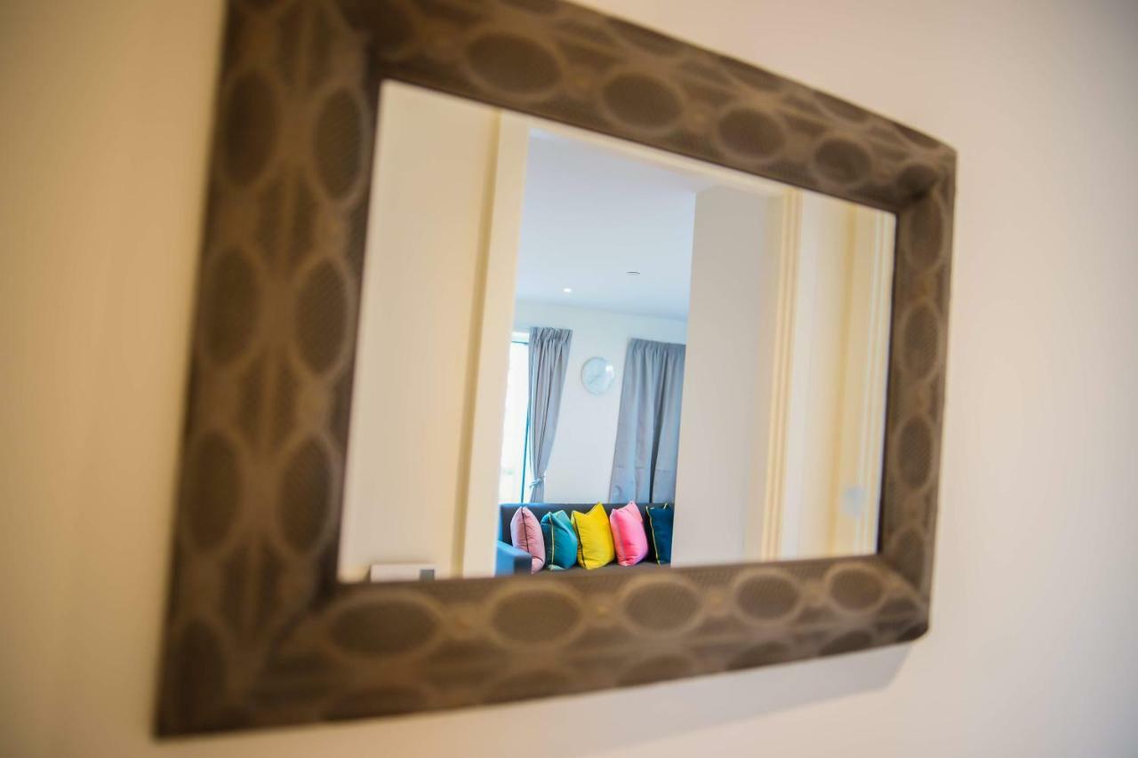 Thames View 2 Bed With Balcony Londen