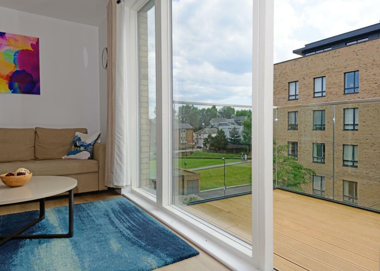 Grand Apartments Kew Gardens Apartment