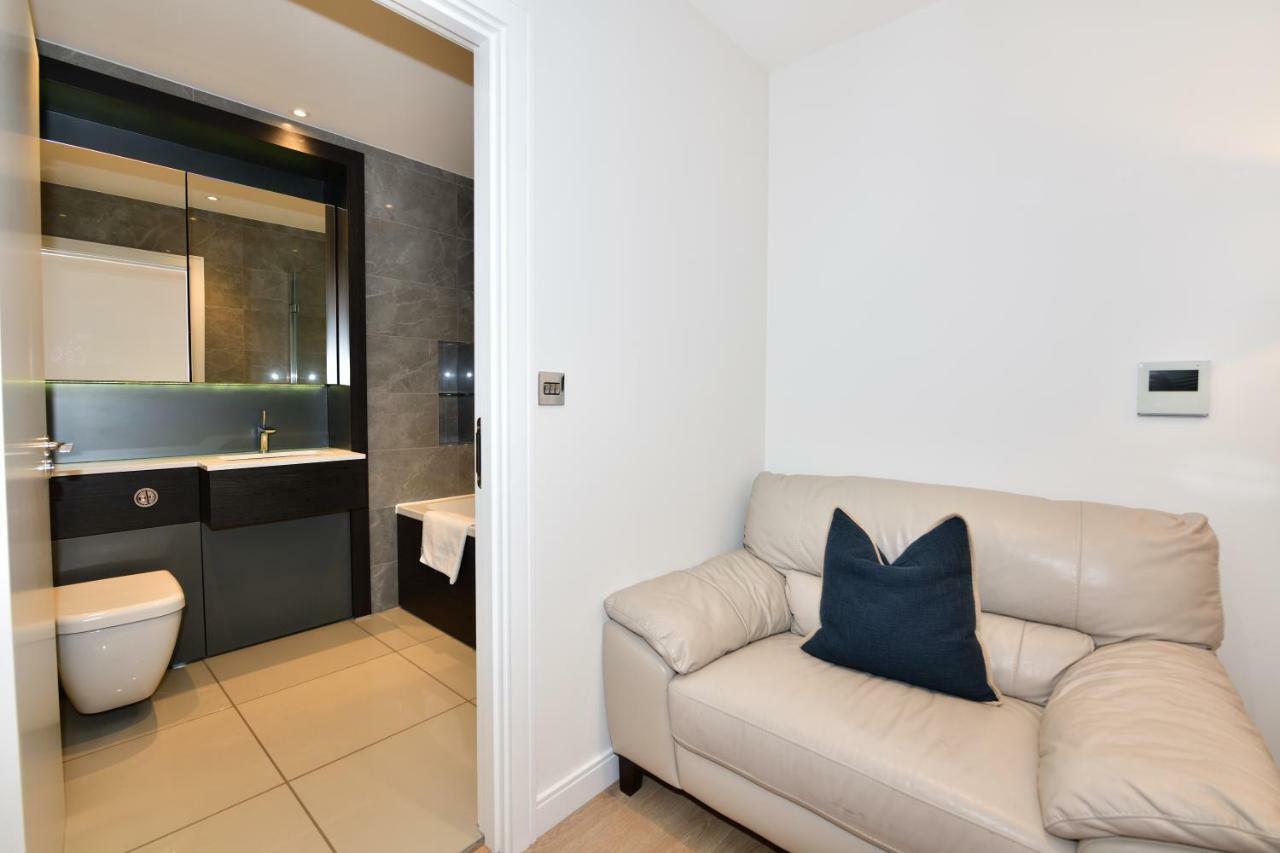 Grand Apartments Kew Gardens Apartment *