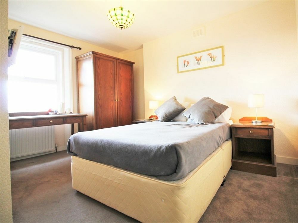 Summerfield Pub & Boutique London
