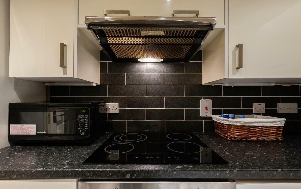 Canary Central Apartment London