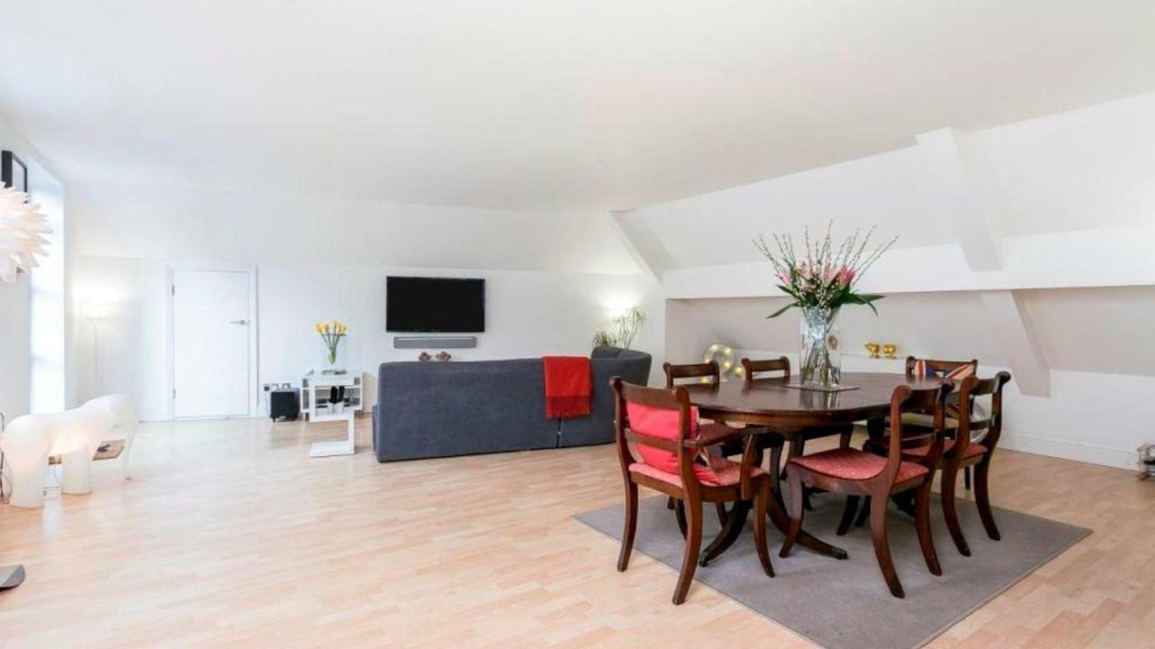 Holiday home Super Cool 2 Bedroom Split Level Duplex *