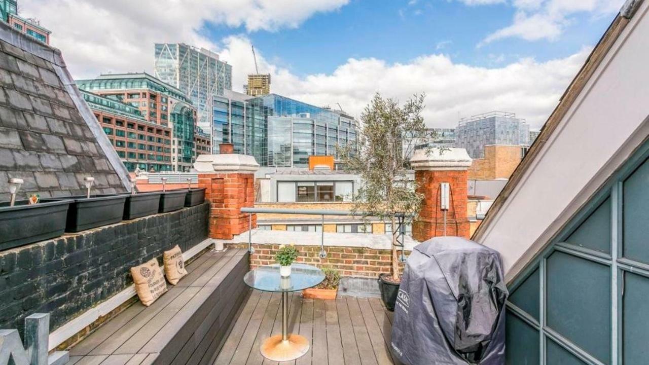 Super Cool 2 Bedroom Split Level Duplex * London
