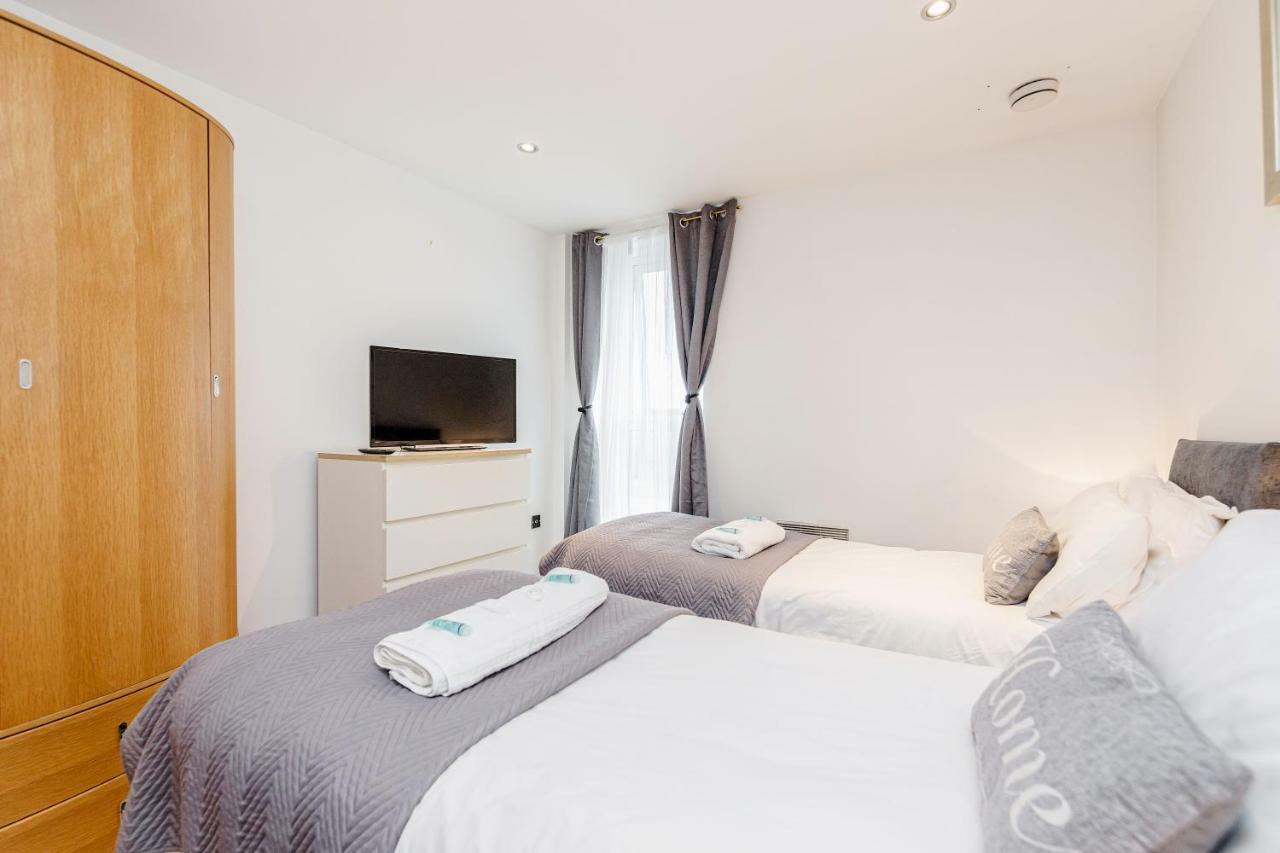 Premium Excel 3 & 2 Bedrooms * London