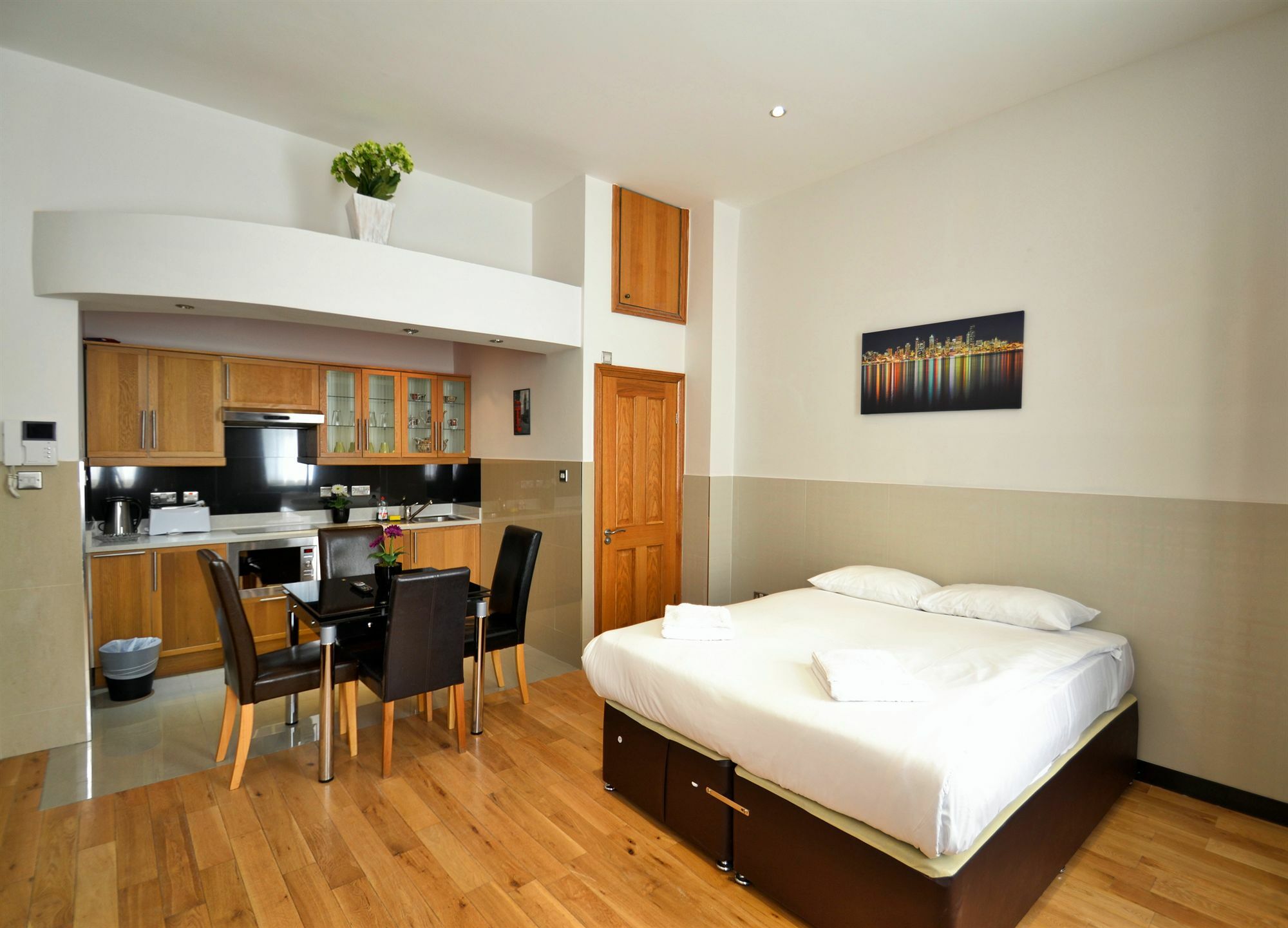 Hyde Park Apartment