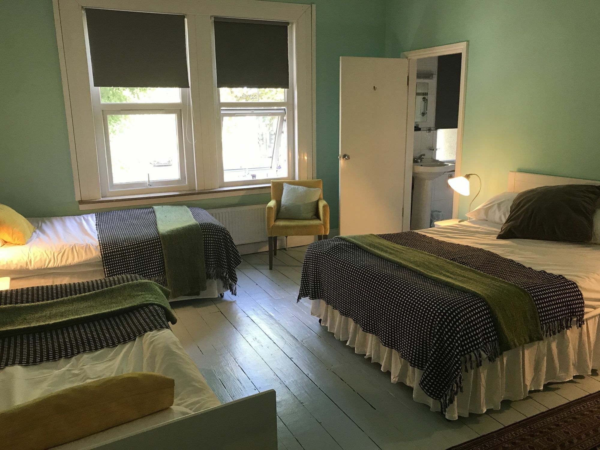 Caspian Guest house 3*