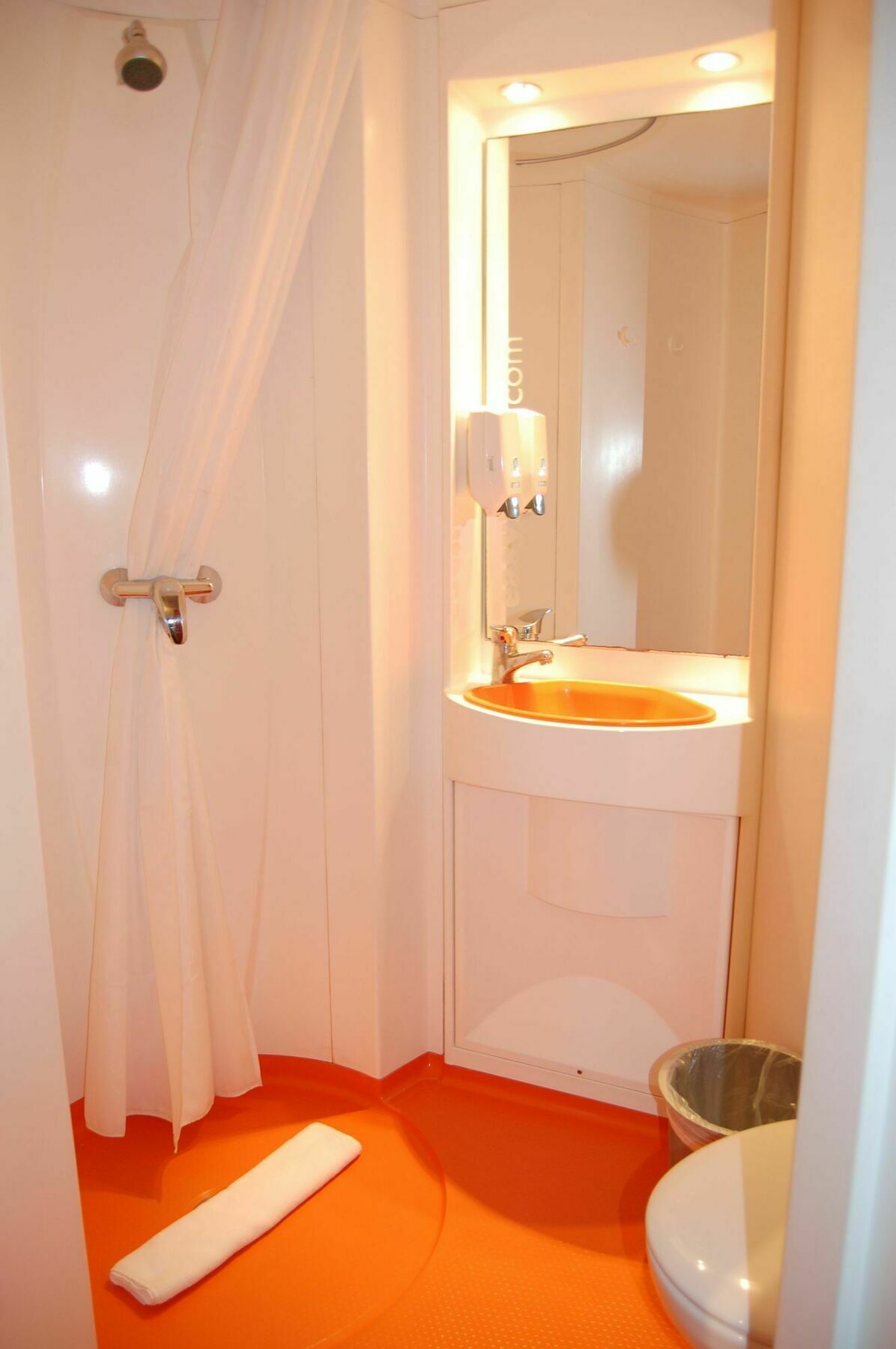 Hotel Easyhotel South Kensington 2*