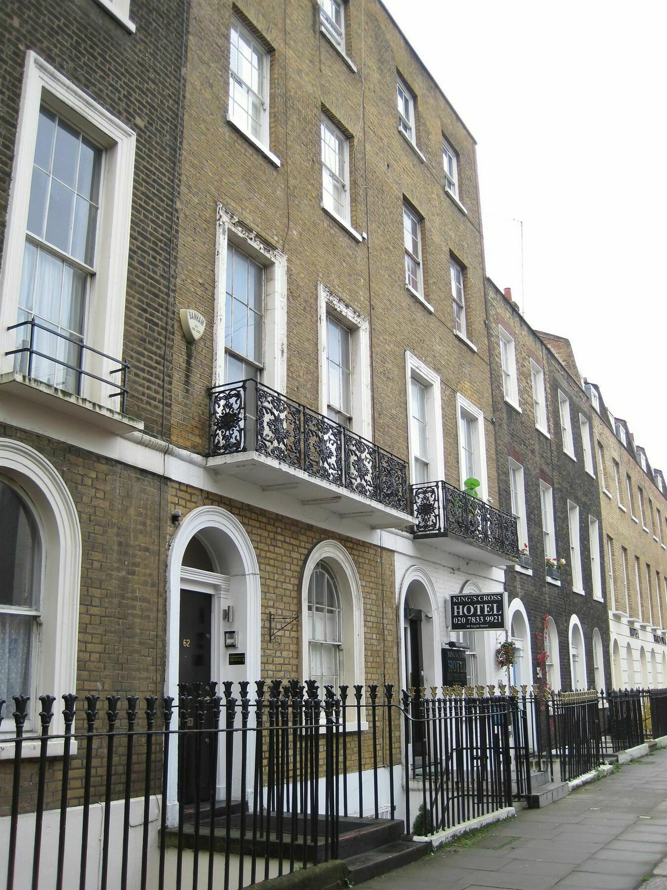 Kings Cross Hotel 2*