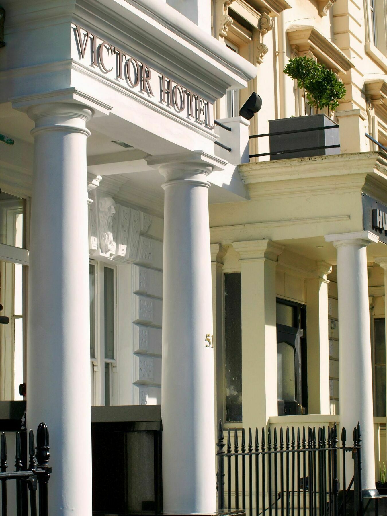 Mornington Victor Belgravia Londen