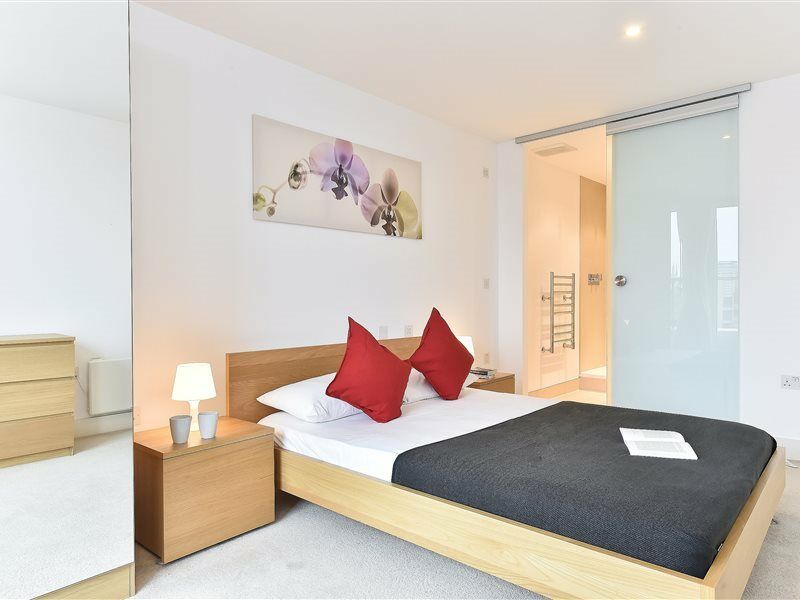 Hotel Thames Bridges