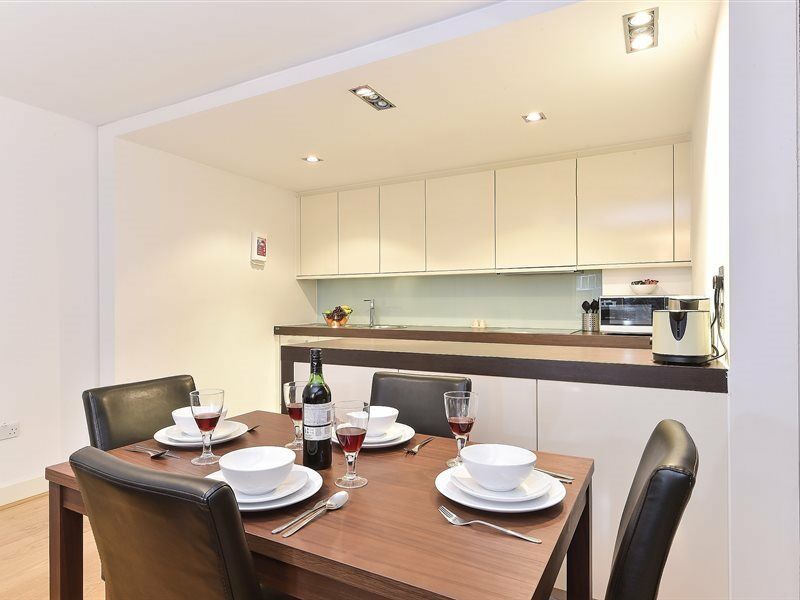 Thames Bridges 4* London