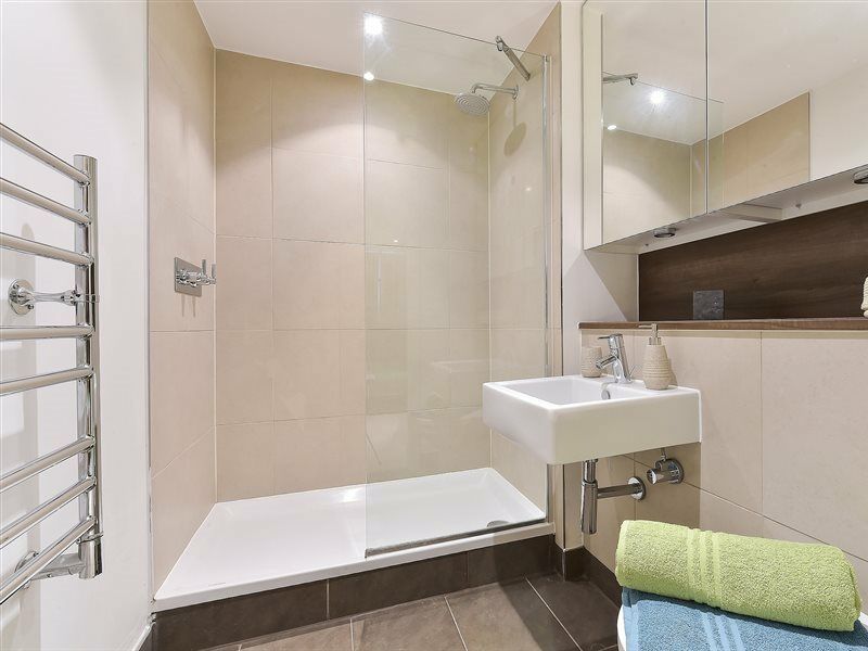 Thames Bridges 4* London