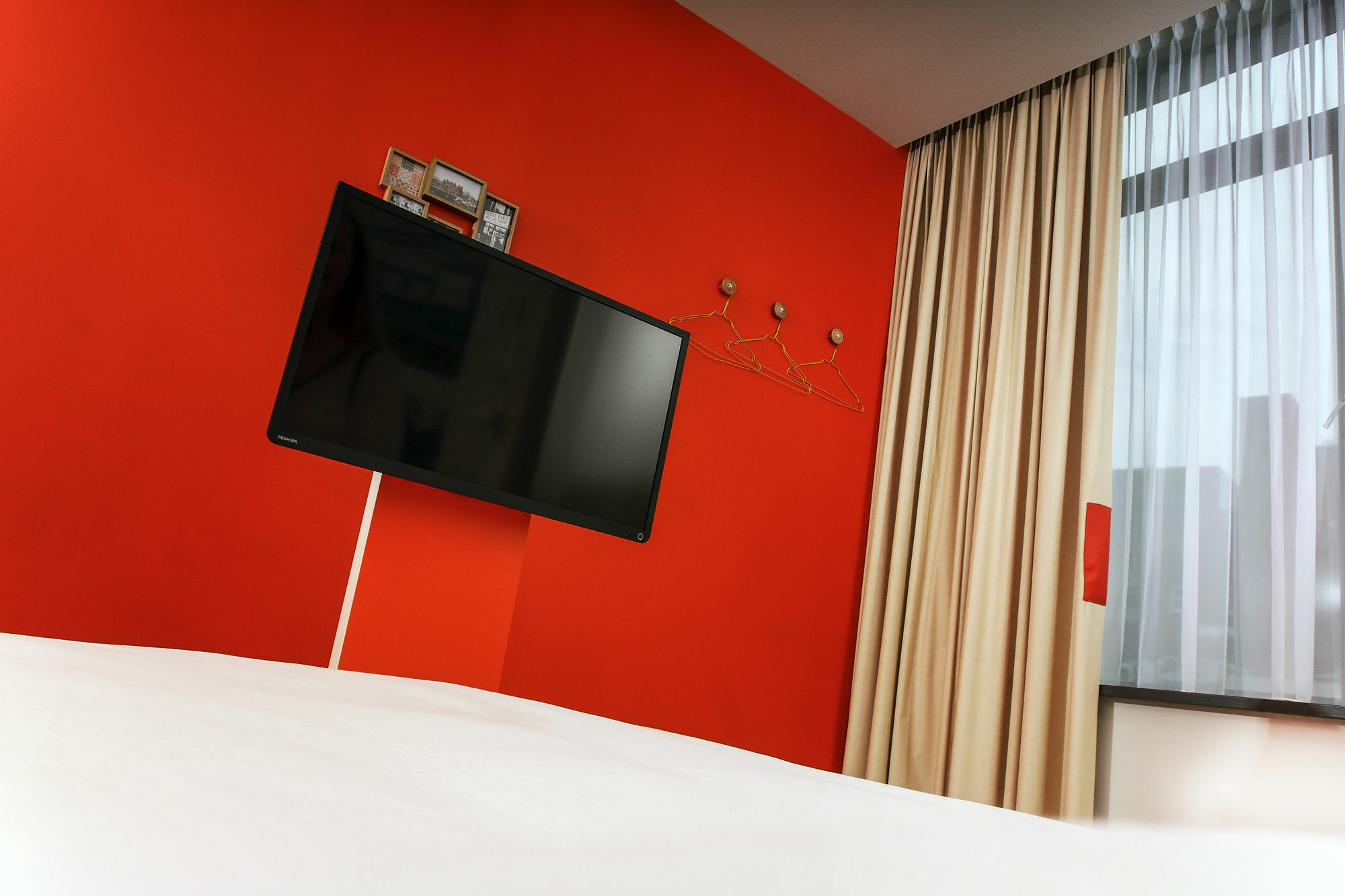 The Corner 3* London