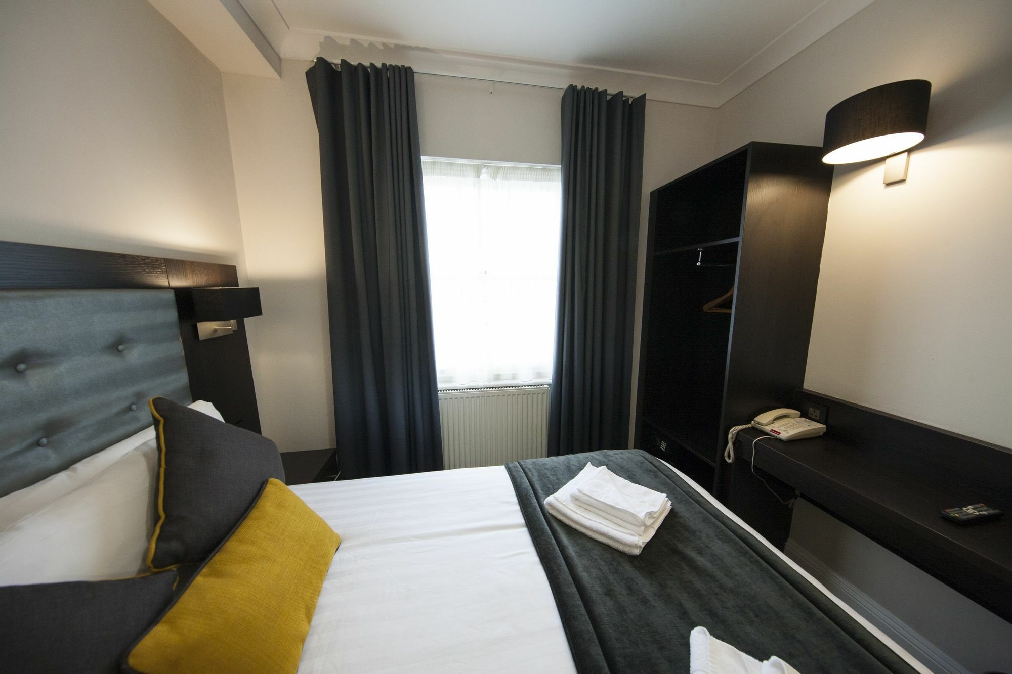 St George's Victoria 3*