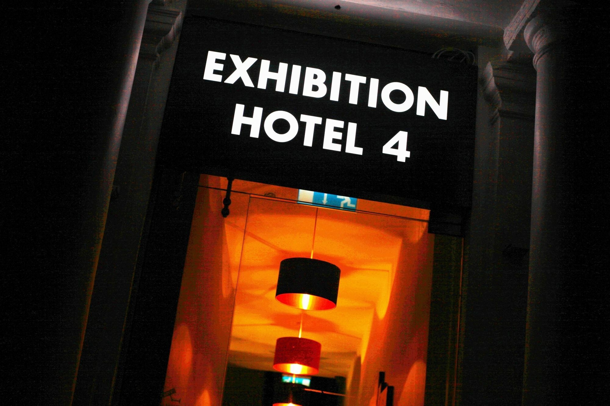 Exhibition Court 4 2*