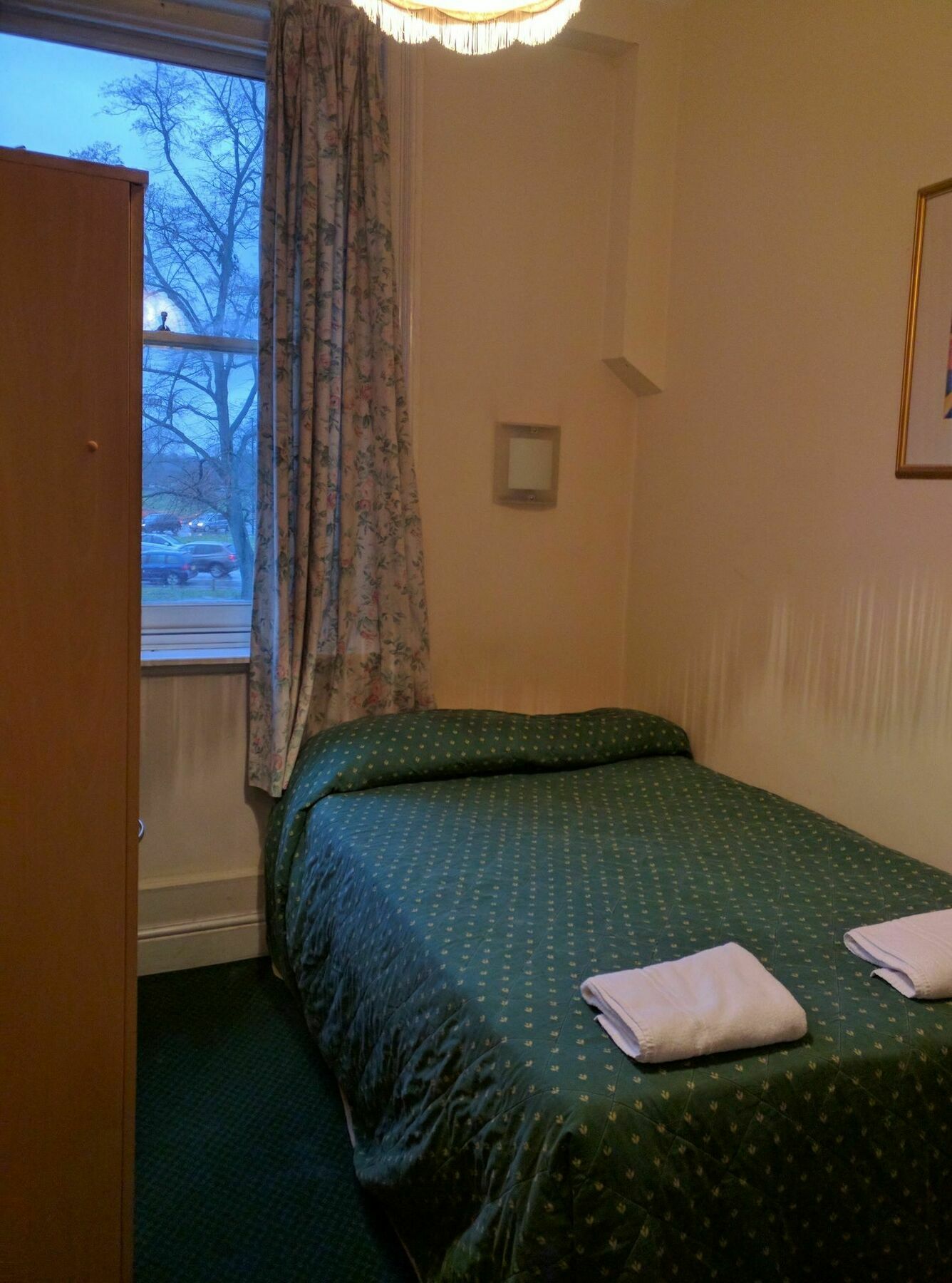 Pensionat A To B London