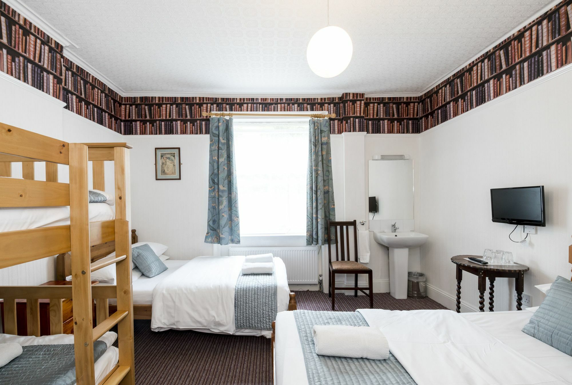 Hotel St Athans London