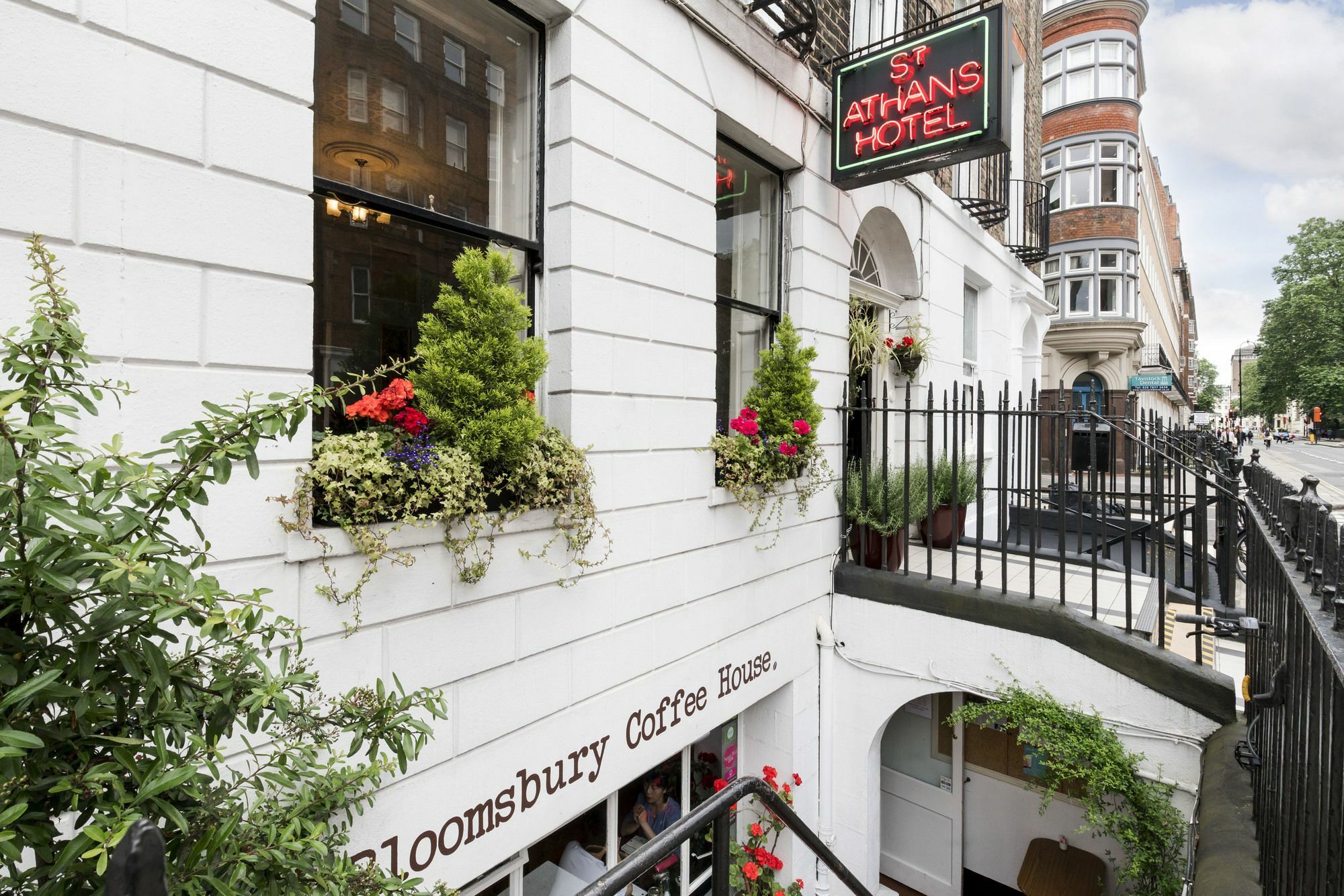 St Athans Hotel London
