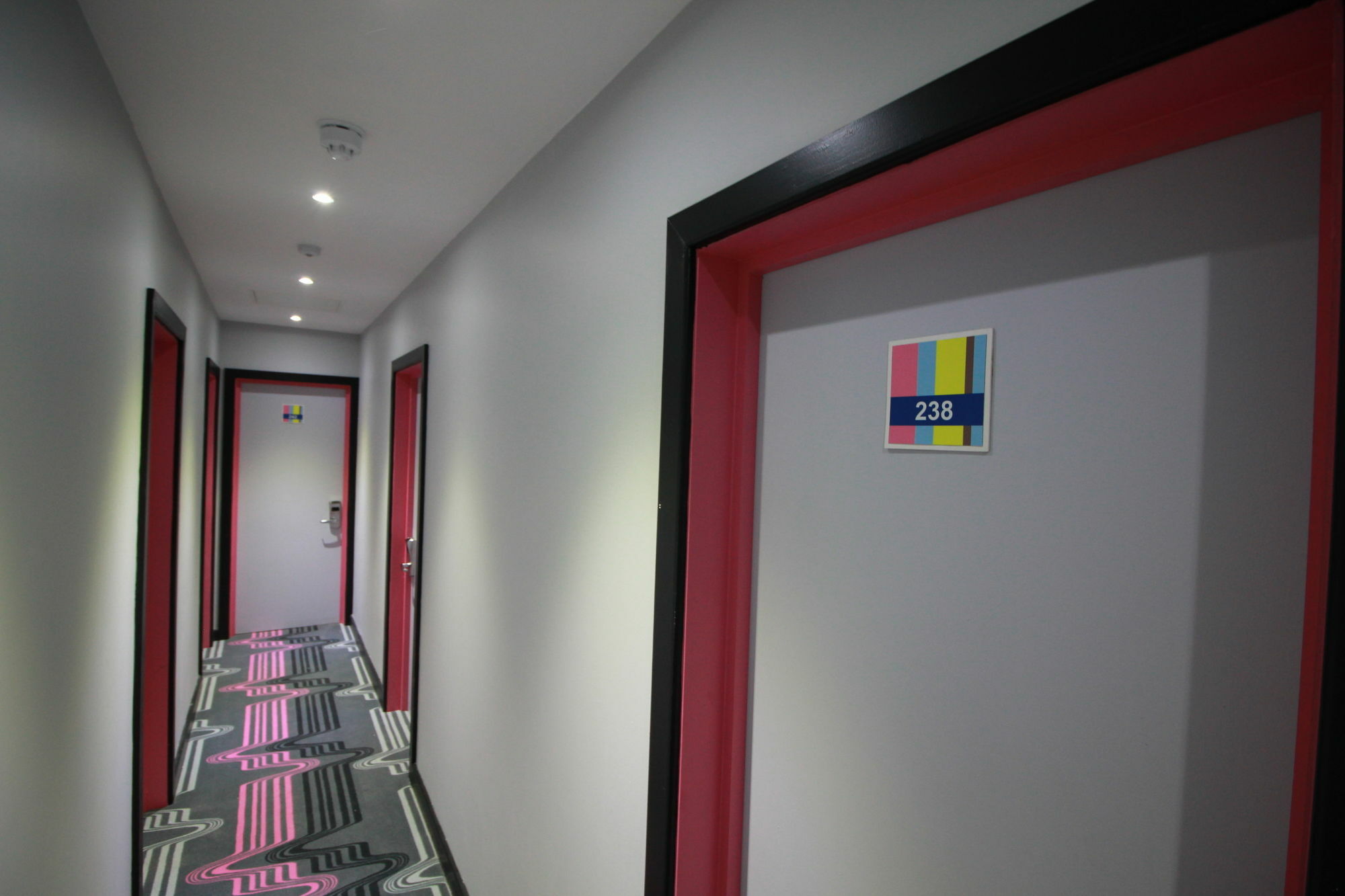 Western Peckham Hotel 3*