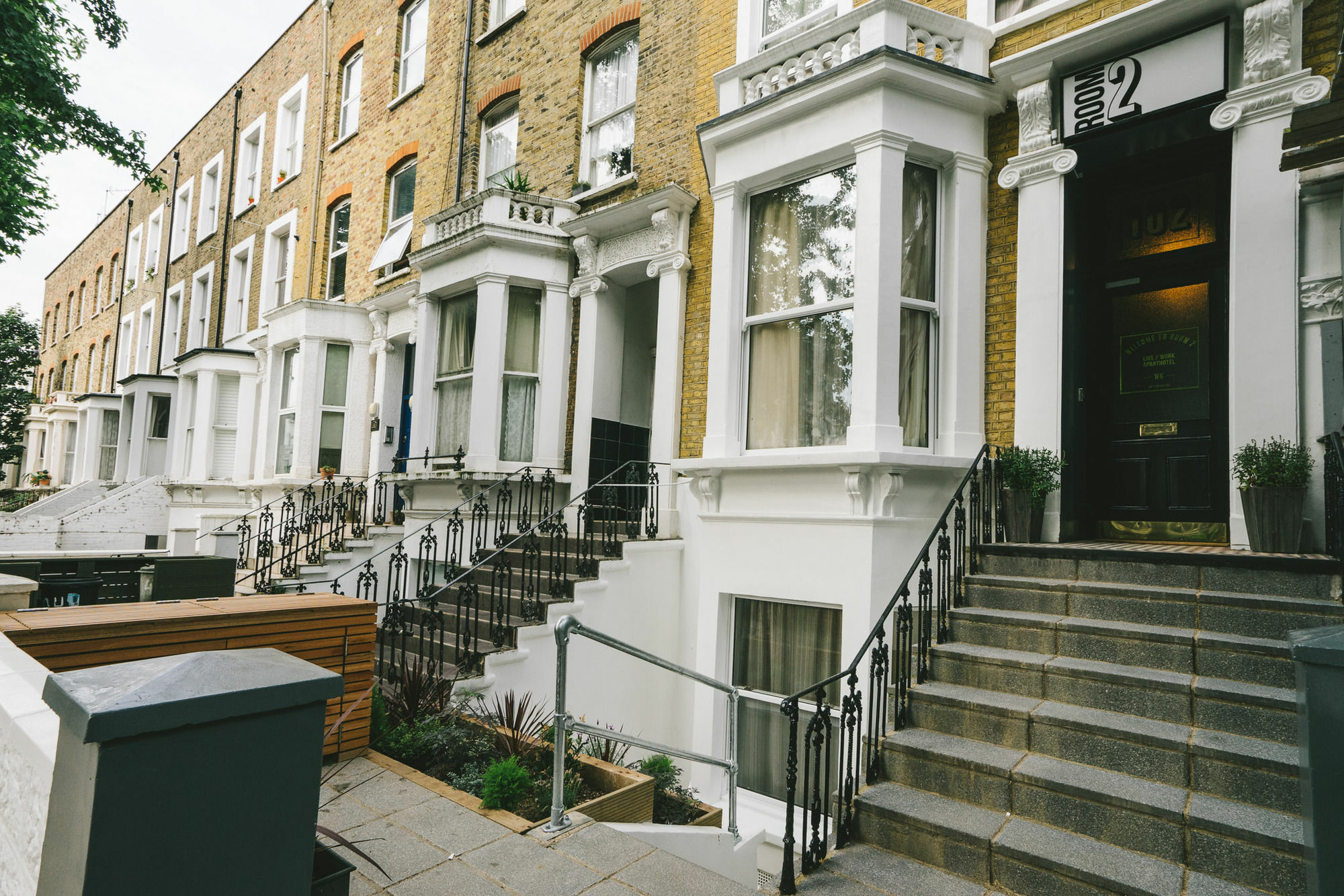 Room2 Hammersmith Townhouse Aparthotel 4*