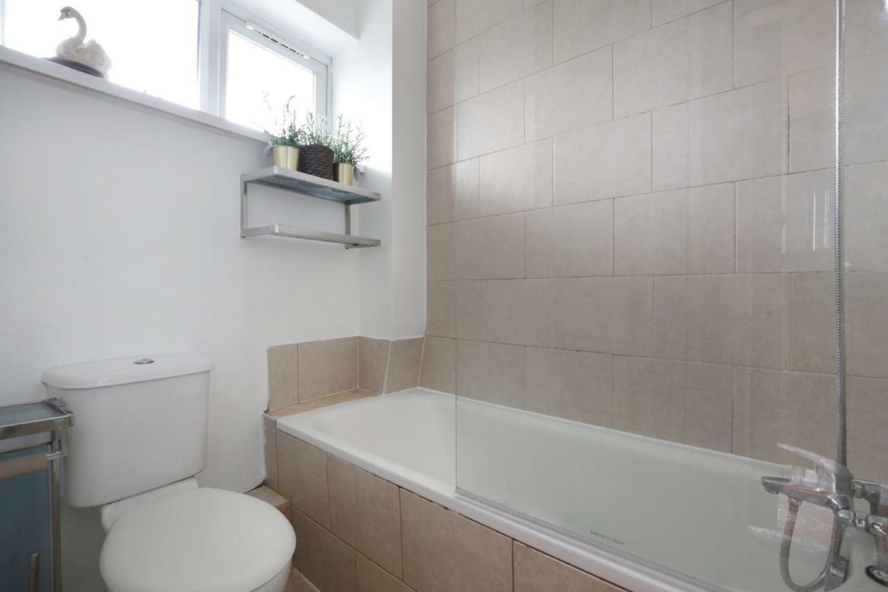 Gasthof Charming In The Heart Of Chiswick *