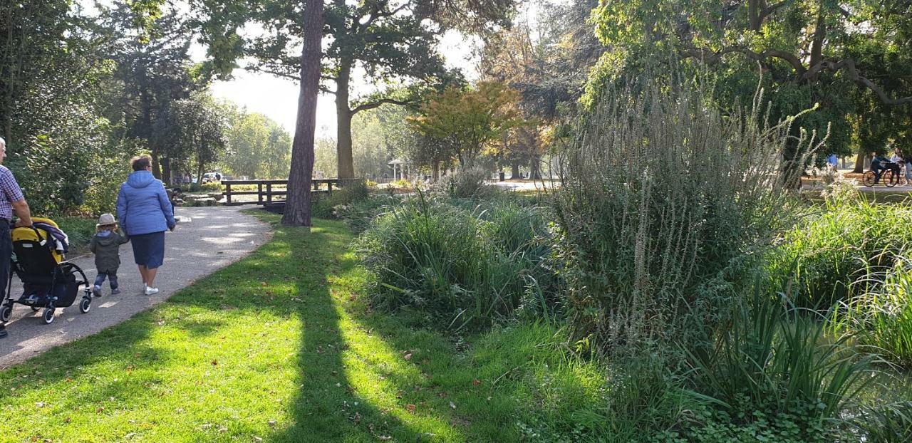 Appartement Heart Of Ealing With Garden Londen