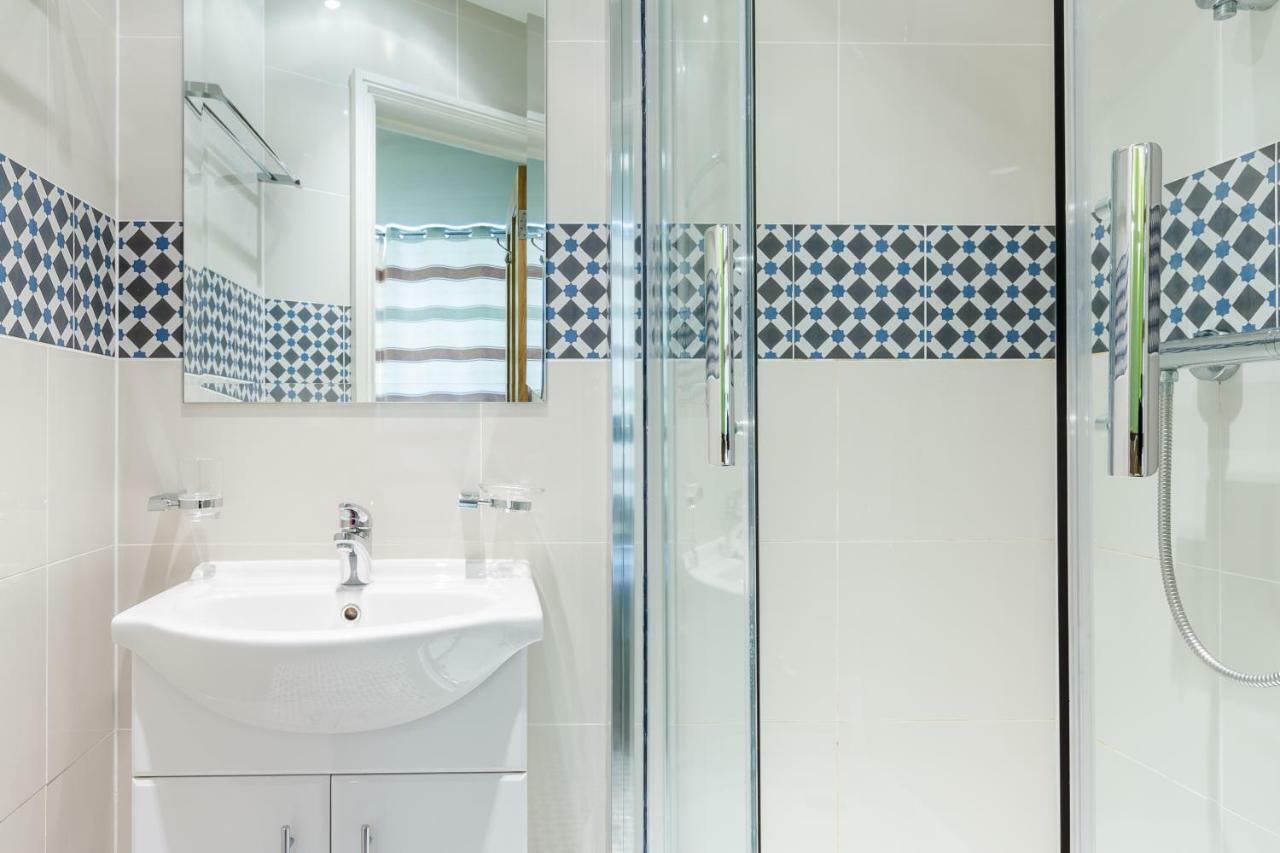 Gower House Hotell