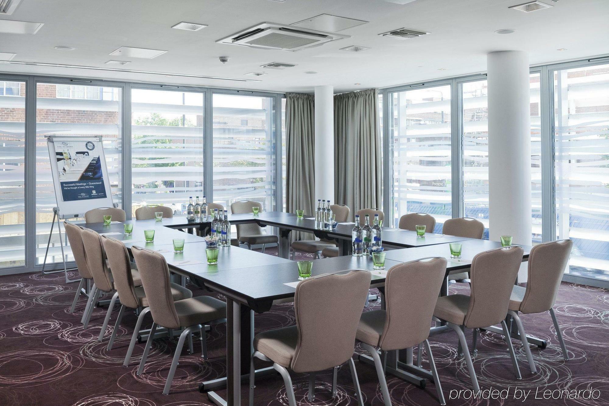 Commercial Road Hotell 4*